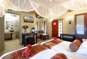 Frans Indongo Safari Lodge: Bungalow mit Bad