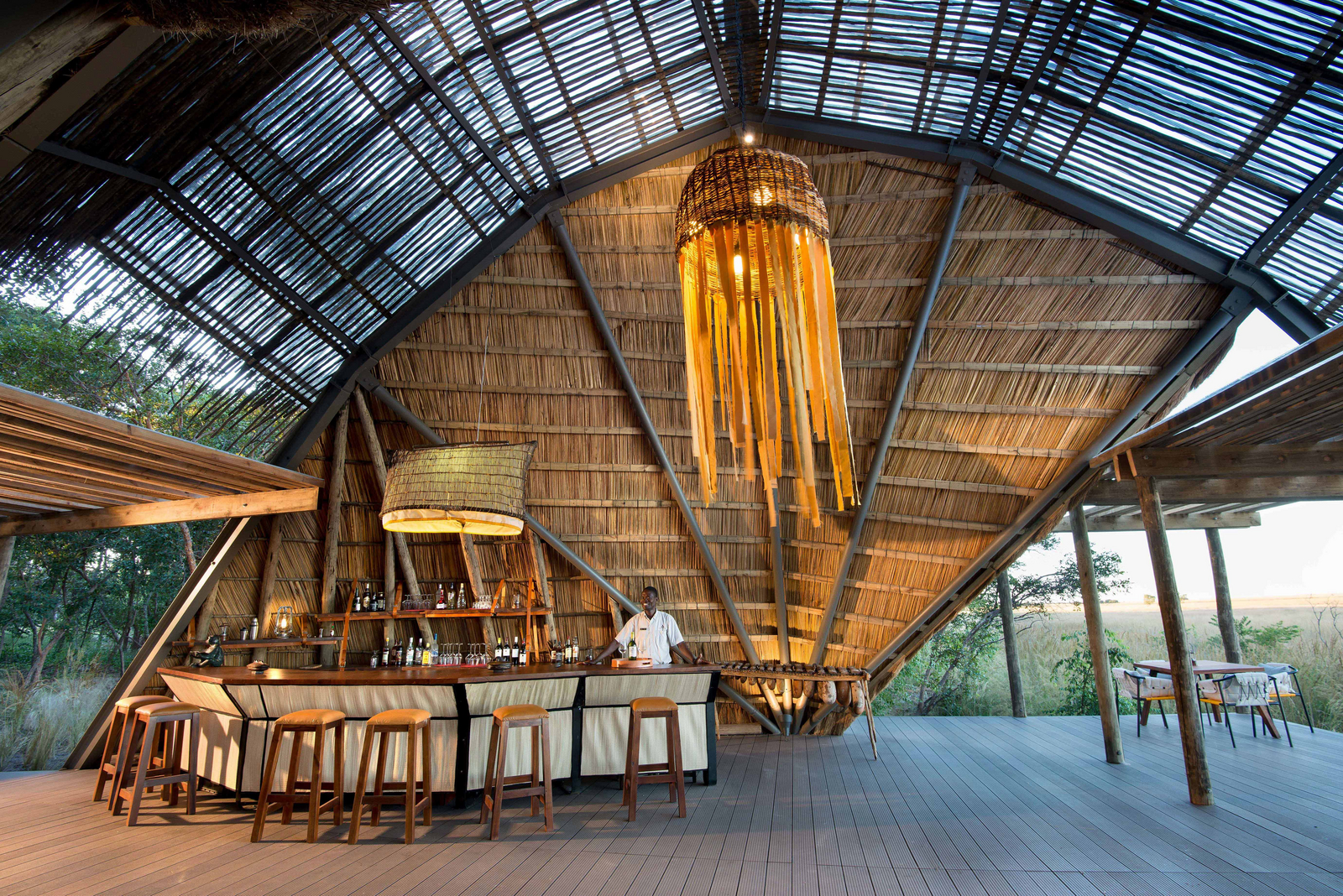 King Lewanika Lodge King Lewanika Lodge: Bar im Hauptbereich