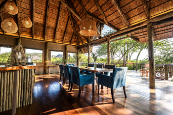 Mangwane Hideaway: Esstisch