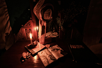 Mbali Mbali Gombe Lodge: Kerzenlicht