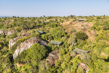 Siruai Exclusive Mobile Camp: Lage zwischen Felsen