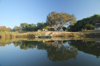 Waterberry Zambezi Lodge: Blick zur Lodge