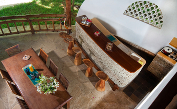 Waterlovers Beach Resort Waterlovers Beach Resort: Esstisch mit Outdoorküche