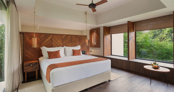 Woods at Sasan: Pavilion Doppelbett