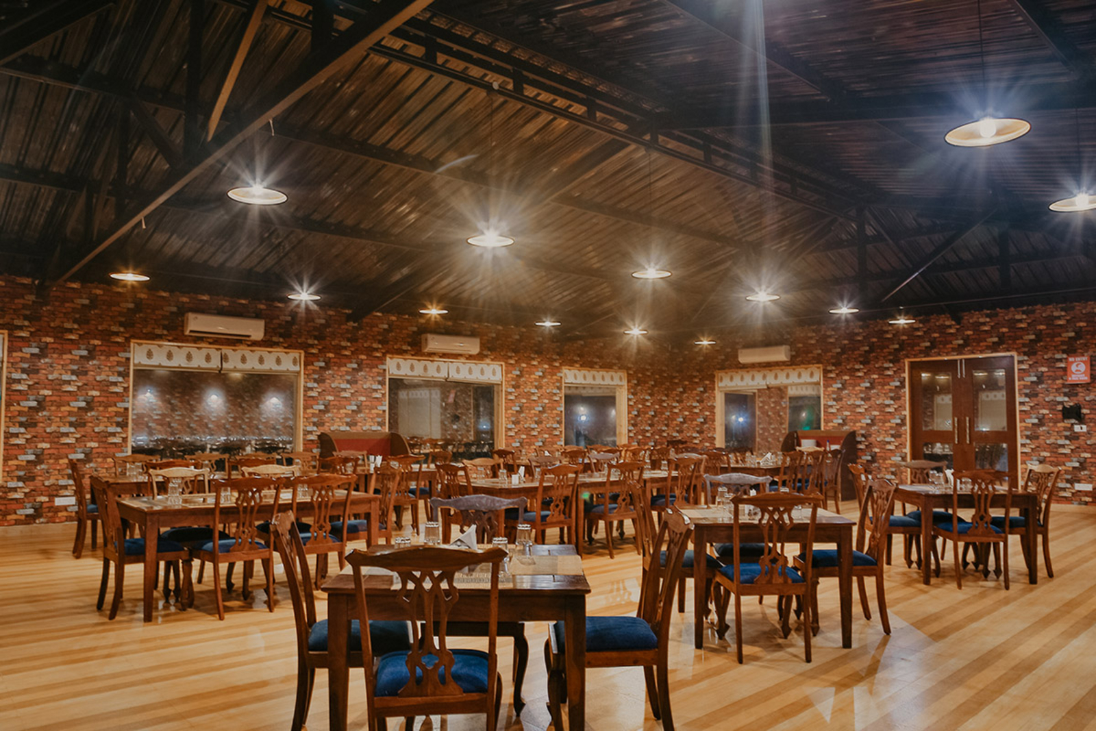 Gir Lion Safari Camp Gir Lion Safari Camp: Restaurant