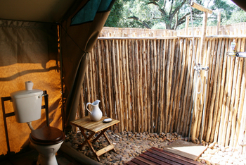 Goliath Tented Camp Goliath Tented Camp: Open-Air-Bad