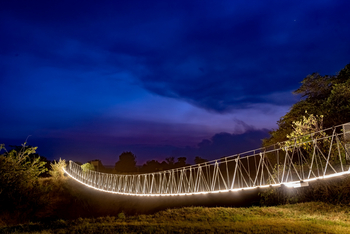 Ilkeliani Camp: Hängebrücke