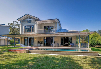 The Palm River Hotel: Villa - Pool