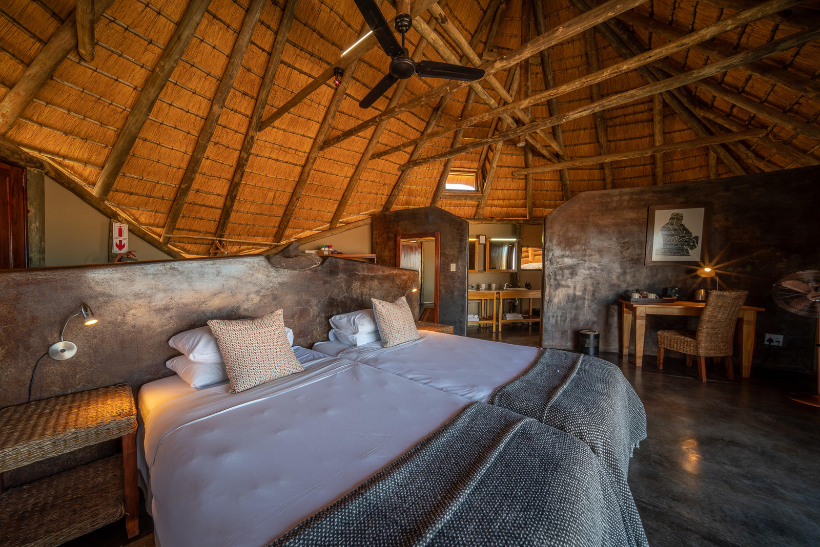 Doro Nawas Camp Doro Nawas Camp: Doppelbett im Gästezelt