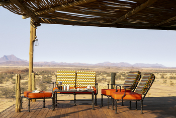 Doro Nawas Camp Doro Nawas Camp: Sitzbereich auf der Terrasse