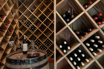 Mukwa River Lodge: Weinkeller