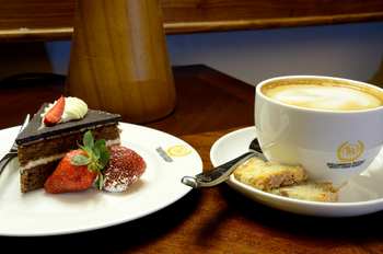 Ngorongoro Oldeani Mountain Lodge: Kaffee und Kuchen