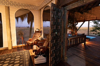 Selinda Camp Selinda Camp: Durchgang zum privaten Deck