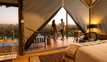 Shinde Footsteps Shinde Footsteps: Zeltausgang