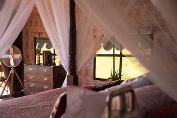 Duke's Camp: Bettpfosten