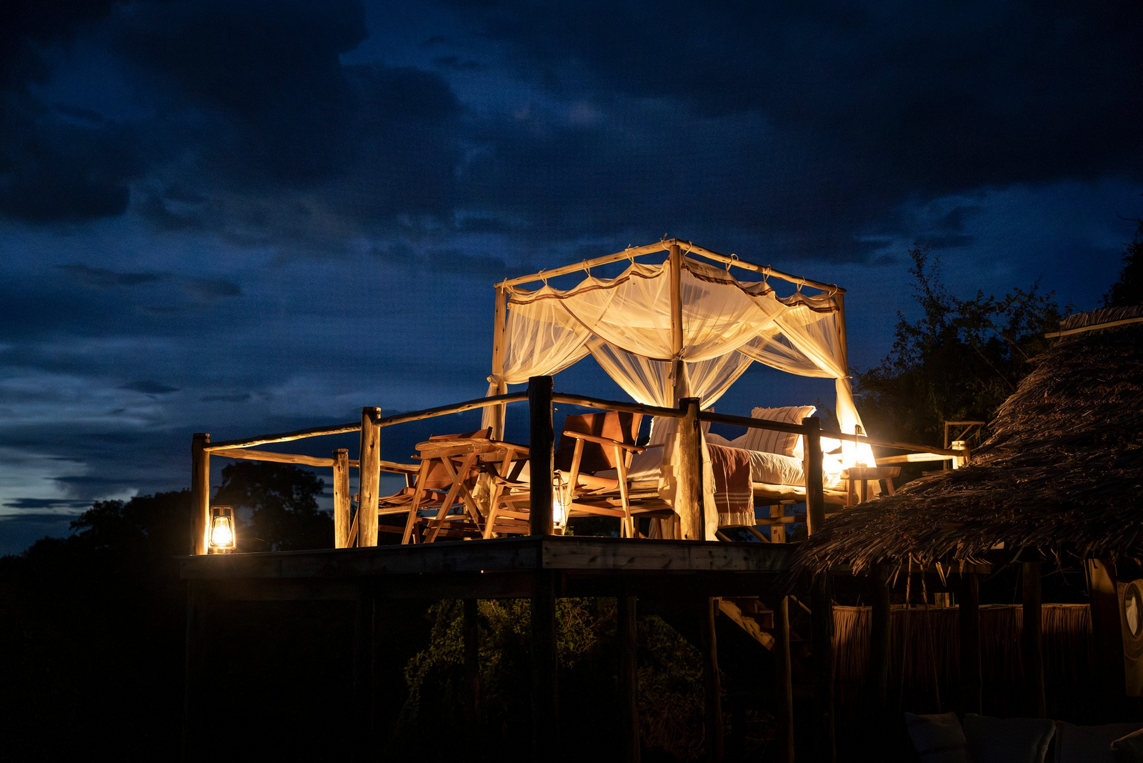 Kigelia Camp Kigelia Camp: Sleep-Out mit Beleuchtung am Abend