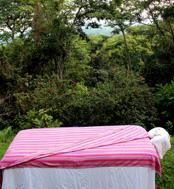 Ndali Lodge: Massageliege