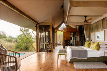 Tuludi Camp: Geöffnetes Zelt