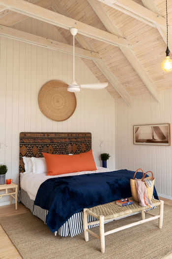 Coot Club: Stern Boathouse