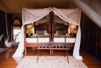 Elewana Sand River Masai Mara Camp Elewana Sand River Masai Mara Camp: 4-Poster-Bed