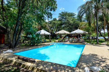 Hakusembe River Lodge: Swimming Pool