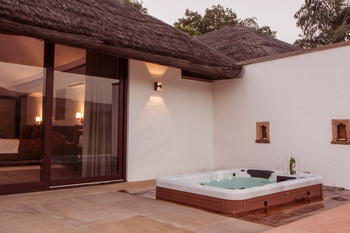 Khem Villas: Villa - Whirlpool