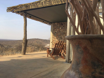 Okutala Lodge: Veranda Hilltop Chalet