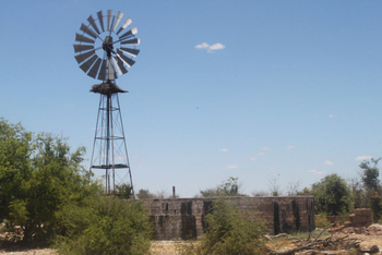 Okutala Lodge: Windrad