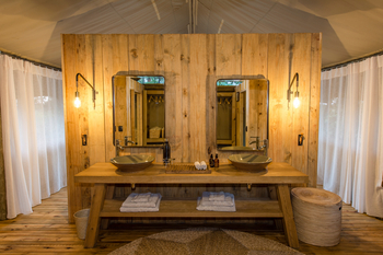 Sable Alley Camp: Doppelwaschtisch