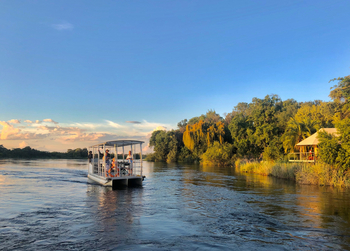 Shametu River Lodge: Motorbootexkursion