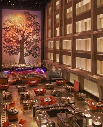 Taj Santacruz, Mumbai: Tiqri Restaurant am Abend