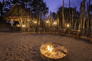 Zungulila Bushcamp: Boma