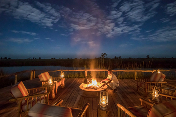 Camp Xakanaxa Camp Xakanaxa: Feuerstelle am Abend