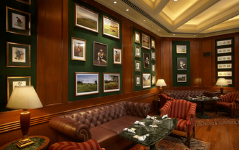 ITC Maurya Hotel: Golf Bar