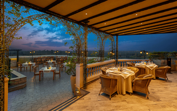 ITC Maurya Hotel: Ottimo-Dachrestaurant