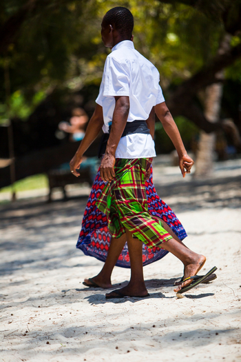 Kinondo Kwetu Kinondo Kwetu: Bunte Textilien