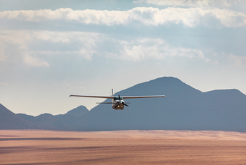 Kwessi Dunes: Flugzeug