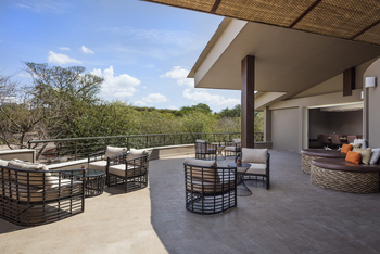 Melia Serengeti Lodge: Terrasse