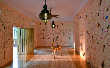 The Postcard Gir Wildlife Sanctuary: Hirsch im Bird-Sanctuary