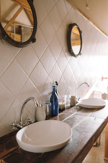 Ti Melen Guesthouse: Zwei Waschbecken