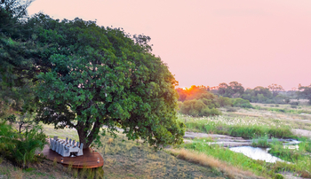 Dulini River: Dinner Setting