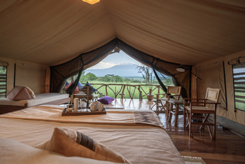 Elerai Camp: Privates Zelt mit offener Front