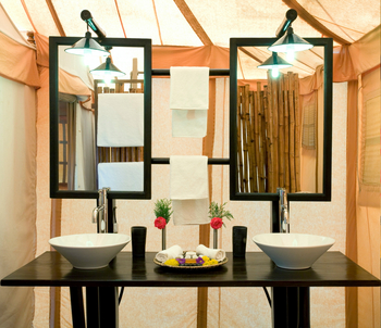 Khem Villas: Luxury Tent - Doppelwaschtisch