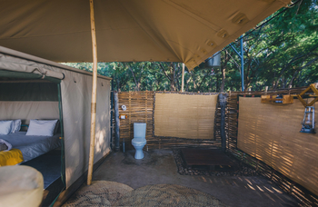 Kutali Camp Kutali Camp: Gästezelt - Gästebad