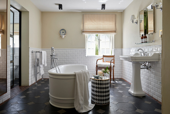 La Clé Lodge: Courtyard Room - Bad