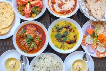 The Riverwood Forest Retreat: Indische Speisen