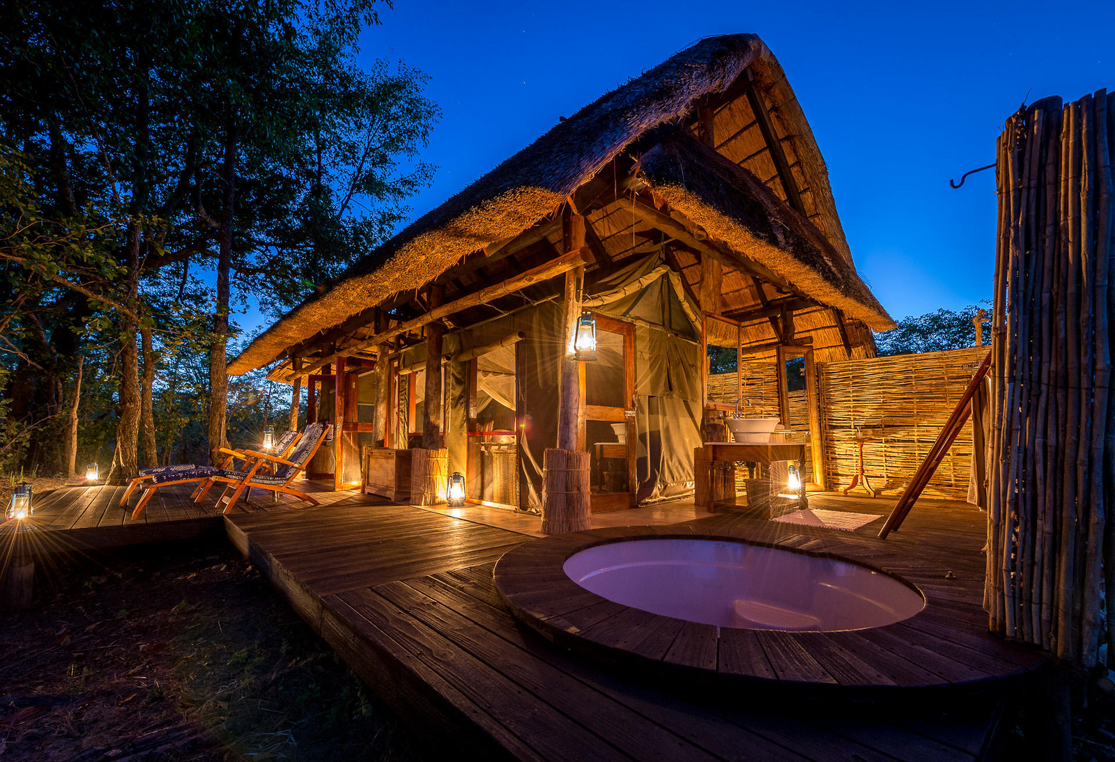 Zungulila Bushcamp Zungulila Bushcamp: Gästechalet mit Plunge Pool