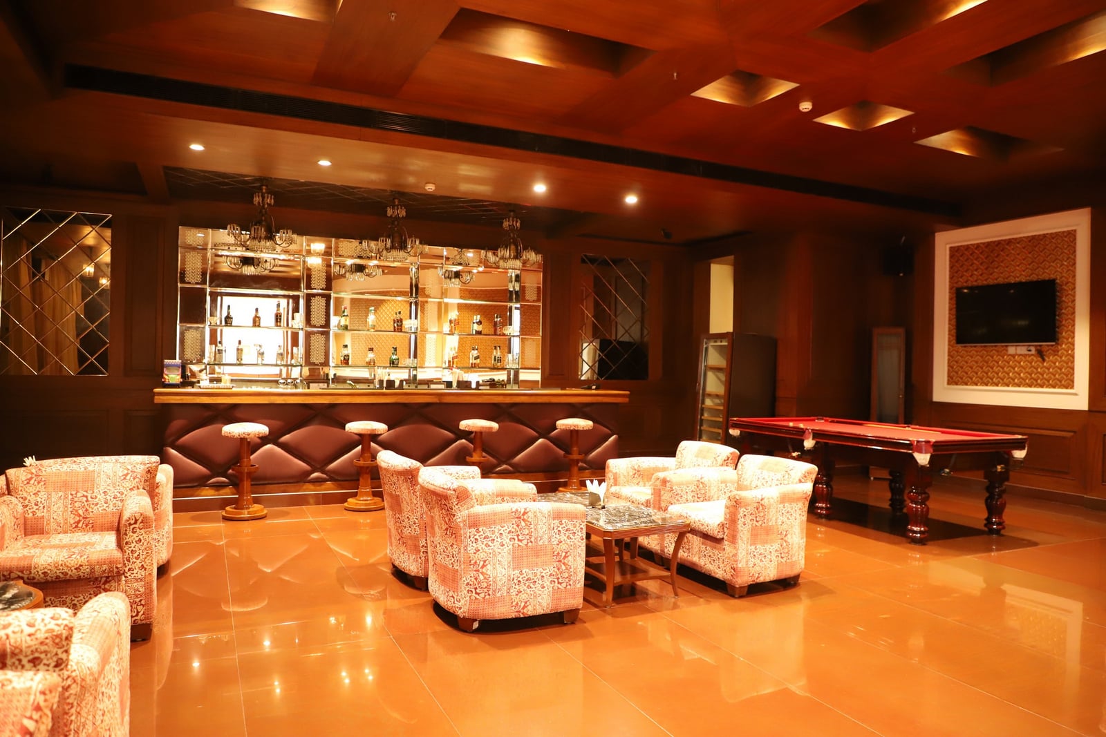 Chandela Chandela: Tavern The Bar