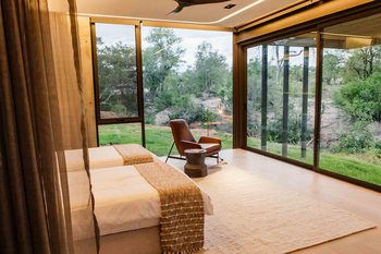 Cheetah Plains Karula House: Blick aus dem Schlafzimmer