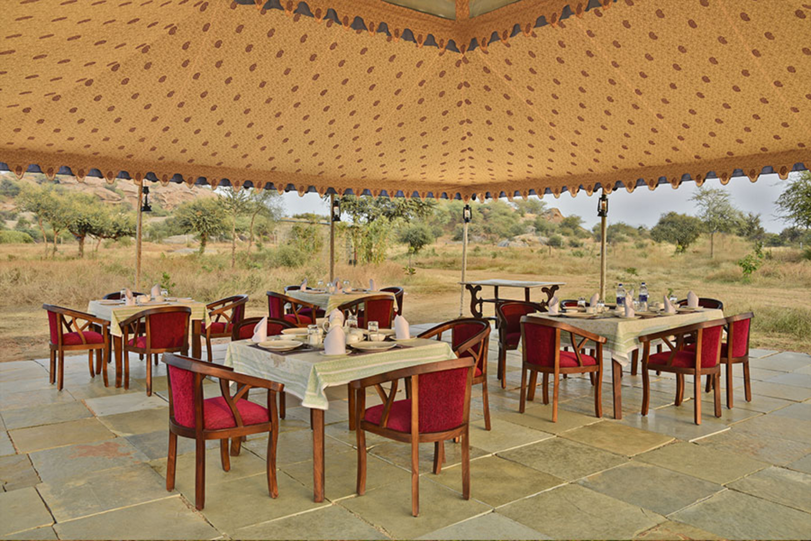 Jawai Leopard Safari Lodge Jawai Leopard Safari Lodge: Esstische
